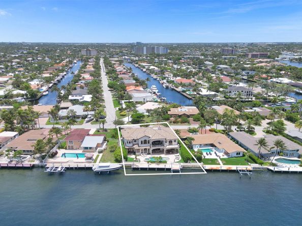 2582 SE 9th St, Pompano Beach FL 33062