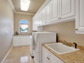 2582 SE 9th St, Pompano Beach FL 33062