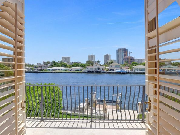 2582 SE 9th St, Pompano Beach FL 33062