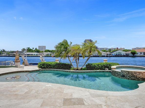 2582 SE 9th St, Pompano Beach FL 33062
