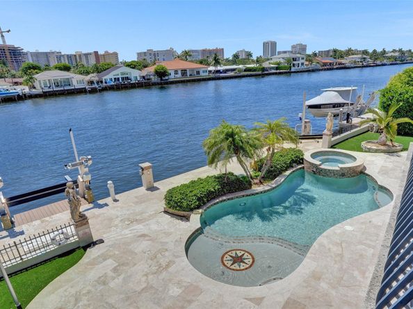 2582 SE 9th St, Pompano Beach FL 33062