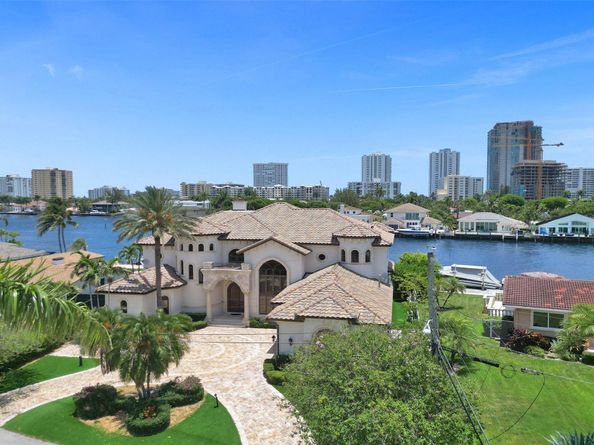2582 SE 9th St, Pompano Beach FL 33062