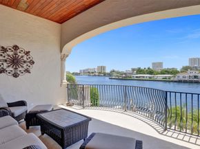 2582 SE 9th St, Pompano Beach FL 33062