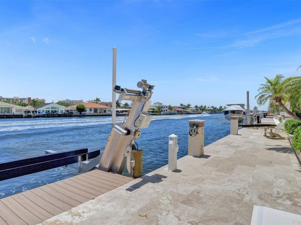 2582 SE 9th St, Pompano Beach FL 33062