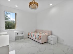 1382 Harbor View W, Hollywood FL 33019