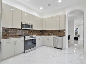 1382 Harbor View W, Hollywood FL 33019