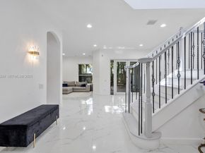 1382 Harbor View W, Hollywood FL 33019