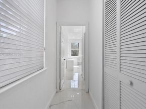 1382 Harbor View W, Hollywood FL 33019