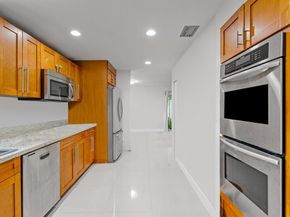 9816 NW 51 Te, Doral FL 33178