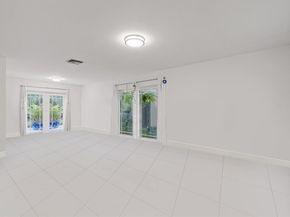 9816 NW 51 Te, Doral FL 33178