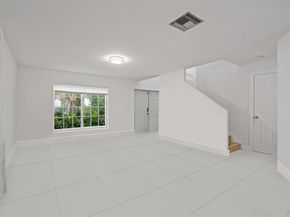 9816 NW 51 Te, Doral FL 33178