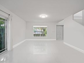 9816 NW 51 Te, Doral FL 33178