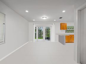 9816 NW 51 Te, Doral FL 33178
