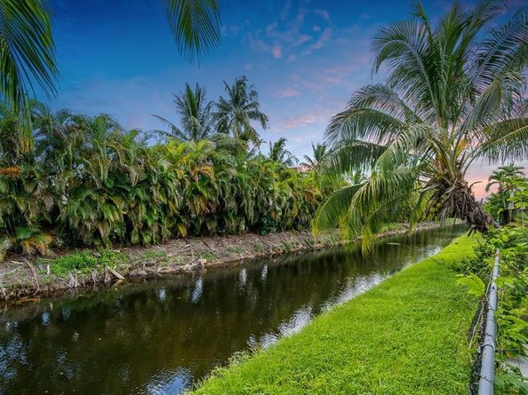 9816 NW 51 Te, Doral FL 33178