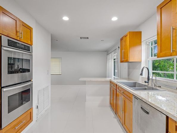 9816 NW 51 Te, Doral FL 33178
