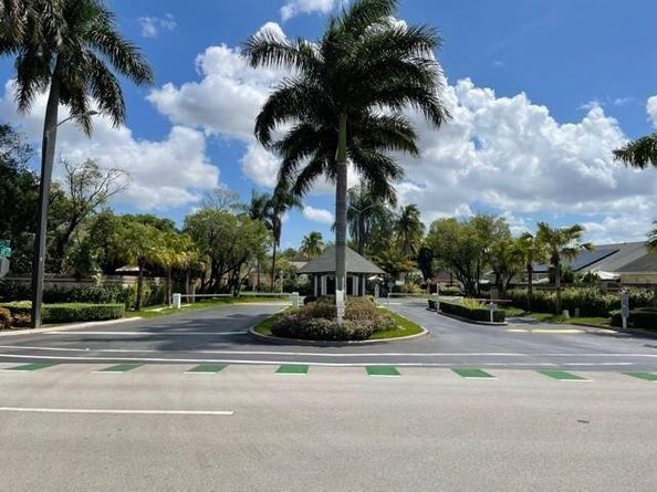 9816 NW 51 Te, Doral FL 33178