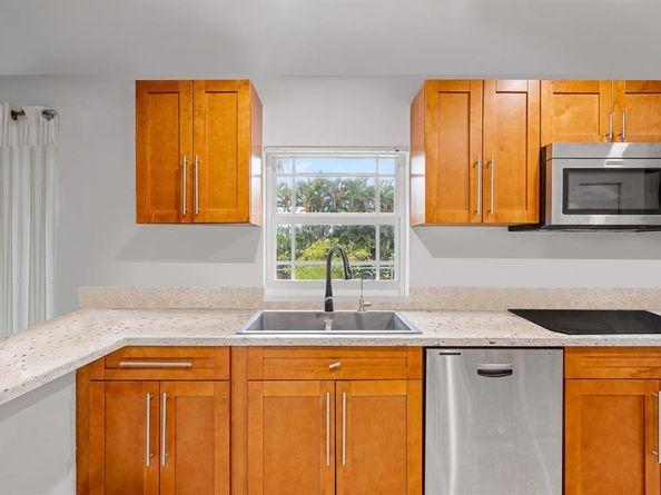 9816 NW 51 Te, Doral FL 33178