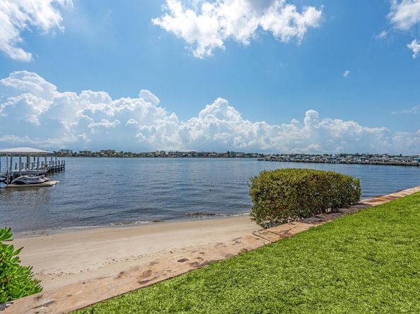 896 N Federal Highway 121, Lantana FL 33462