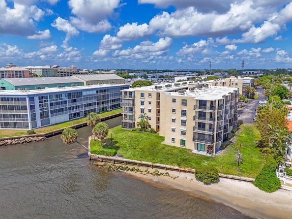 896 N Federal Highway 121, Lantana FL 33462