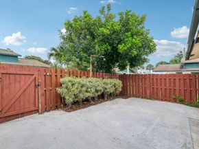 1091 Manor Dr, Palm Springs FL 33461