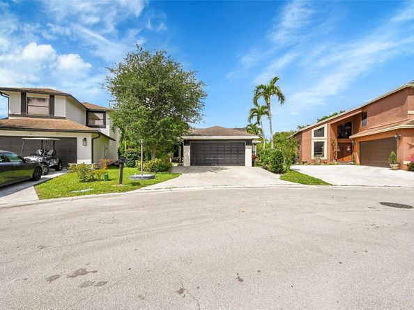 8618 Jared Way, Boca Raton FL 33433