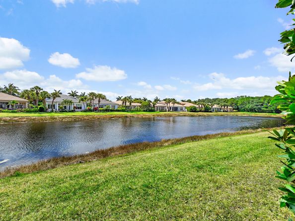 221 Andalusia Drive, Palm Beach Gardens FL 33418