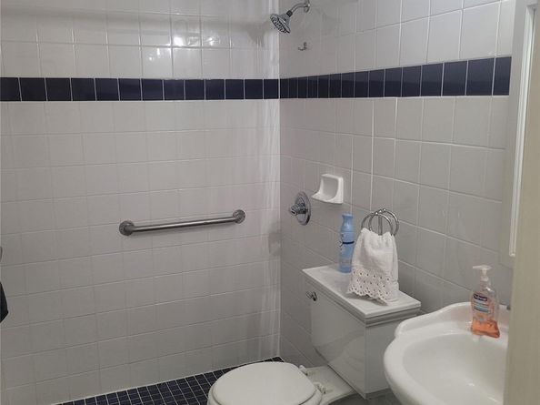 815 Middle River Dr 108, Fort Lauderdale FL 33304