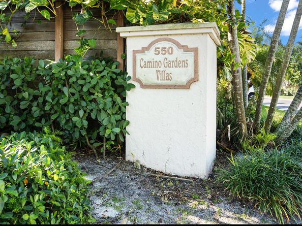 894 Camino Gardens Lane, Boca Raton FL 33432