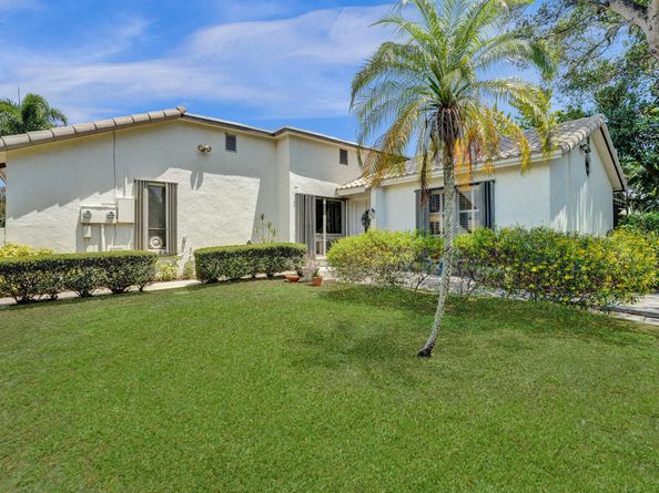 894 Camino Gardens Lane, Boca Raton FL 33432