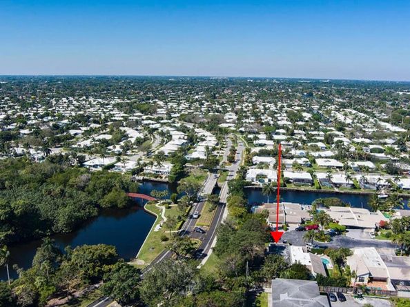 894 Camino Gardens Lane, Boca Raton FL 33432