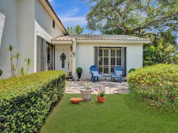 894 Camino Gardens Lane, Boca Raton FL 33432