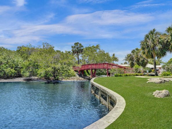 894 Camino Gardens Lane, Boca Raton FL 33432
