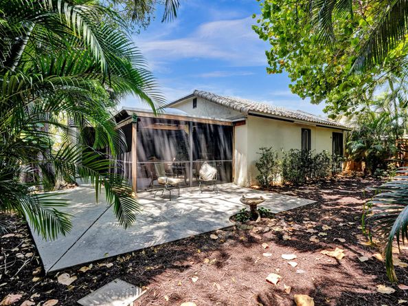 894 Camino Gardens Lane, Boca Raton FL 33432