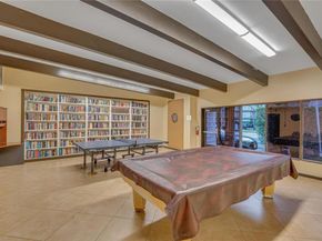 3401 N Country Club Dr 110, Aventura FL 33180