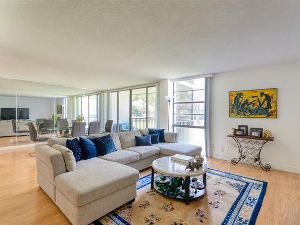3401 N Country Club Dr 110, Aventura FL 33180