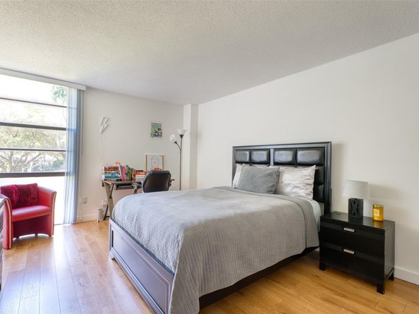 3401 N Country Club Dr 110, Aventura FL 33180