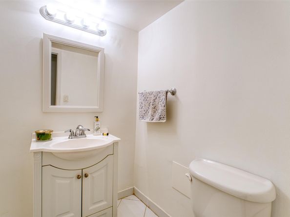 3401 N Country Club Dr 110, Aventura FL 33180