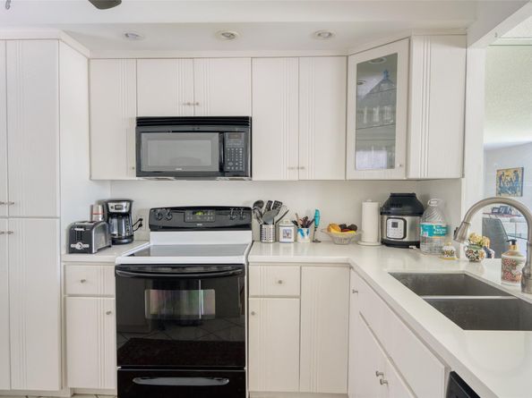 3401 N Country Club Dr 110, Aventura FL 33180