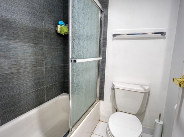 3401 N Country Club Dr 110, Aventura FL 33180