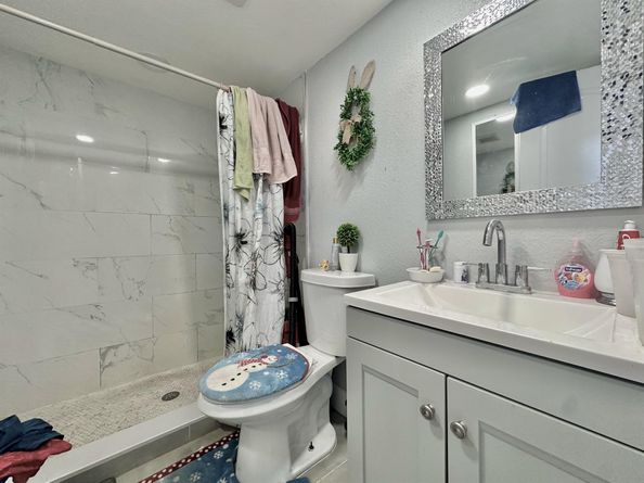 946 Mcintosh Street, West Palm Beach FL 33405