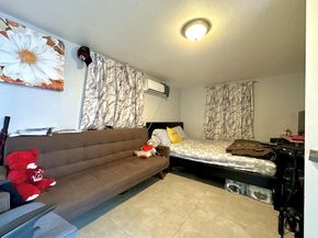 946 Mcintosh Street, West Palm Beach FL 33405