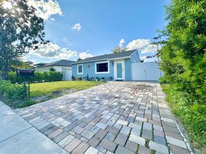 946 Mcintosh Street, West Palm Beach FL 33405