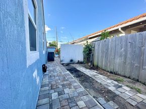 946 Mcintosh Street, West Palm Beach FL 33405