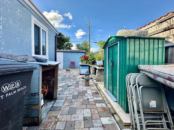 946 Mcintosh Street, West Palm Beach FL 33405