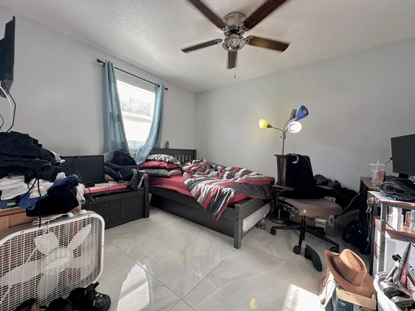 946 Mcintosh Street, West Palm Beach FL 33405
