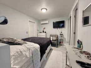 946 Mcintosh Street, West Palm Beach FL 33405