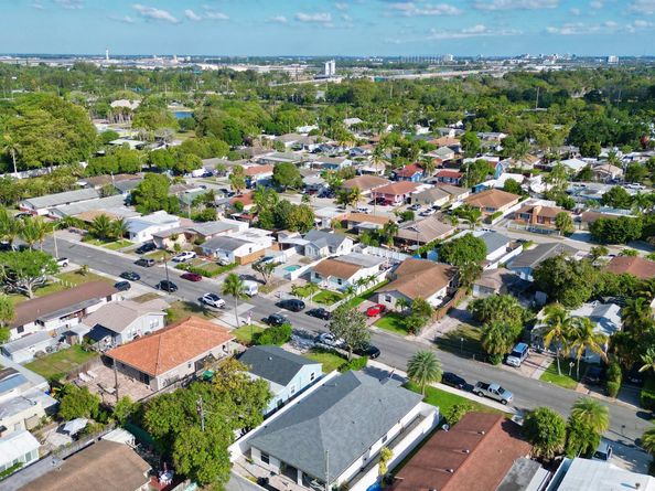 946 Mcintosh Street, West Palm Beach FL 33405
