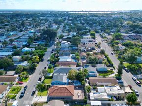 946 Mcintosh Street, West Palm Beach FL 33405