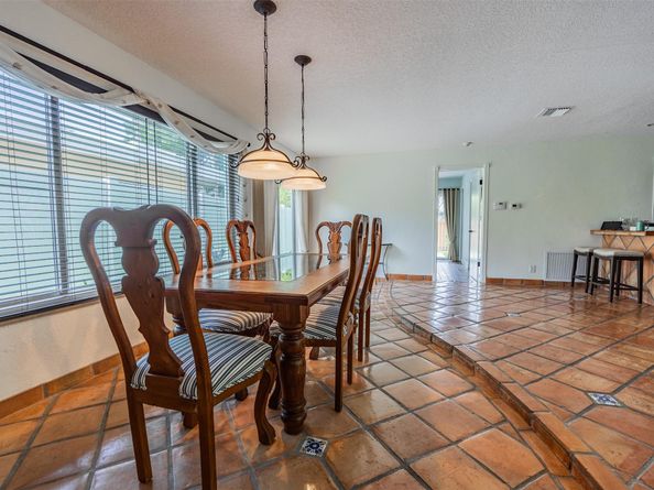 1924 NE 18th St, Fort Lauderdale FL 33305
