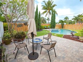1924 NE 18th St, Fort Lauderdale FL 33305